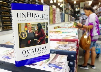 كتاب "المعتوه" عن "ترامب".. الأكثر مبيعا بـ33 ألف نسخة
