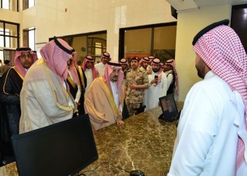 أمير الرياض يفتتح بلدية الخرج: أين الموظفون؟