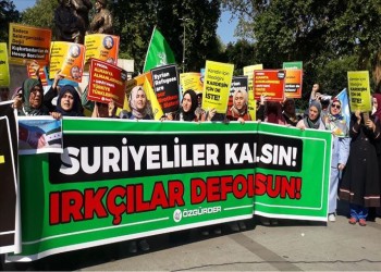 أتراك وعرب ينظمون وقفة بإسطنبول تضامنا مع السوريين