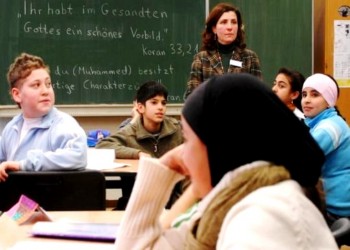 تفعيل حظر ارتداء الحجاب بالمدارس الابتدائية في النمسا