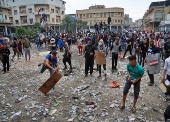 مسؤول عراقي يقر باستخدام الرصاص الحي لقمع المتظاهرين
