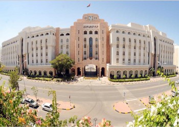 سلطنة عمان تسعى لاقتراض ملياري دولار لسد عجز الموازنة