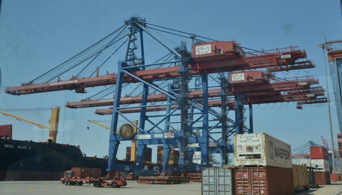 الصادرات والواردات المصرية تتراجع بشدة بسبب كورونا