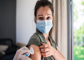 دراسة: التطعيم يقلل القابلية للإصابة بأعراض كورونا طويلة الأمد