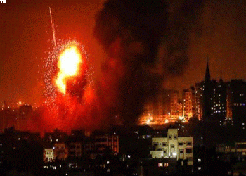 لليلة الثالثة.. طائرات إسرائيلية تقصف مواقع المقاومة في غزة