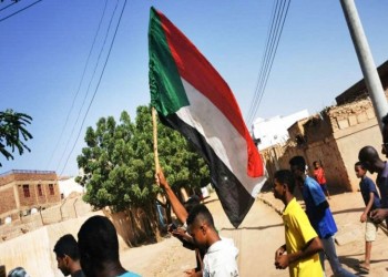 السودان.. المحتجون ضد الانقلاب يغلقون شوارع العاصمة غداة دعوات لعصيان مدني