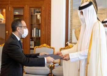 أمير قطر يتسلم أوراق اعتماد السفير المصري لدى الدوحة