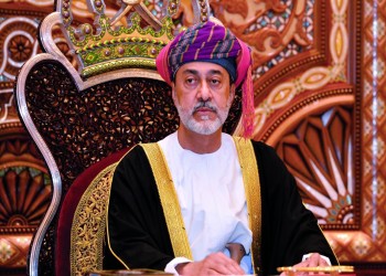 سلطان عمان يتوجه إلى قطر في زيارة رسمية لتعزيز العلاقات