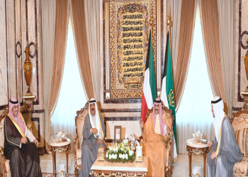 أمير الكويت يكلف 3 مسؤولين بإدارة شؤون الدولة: "أنتم المسؤولين أول وتالي"