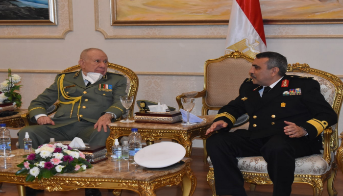 على هامش إيدكس.. رئيس الأركان الجزائري يبحث تعزيز التعاون العسكري مع مصر