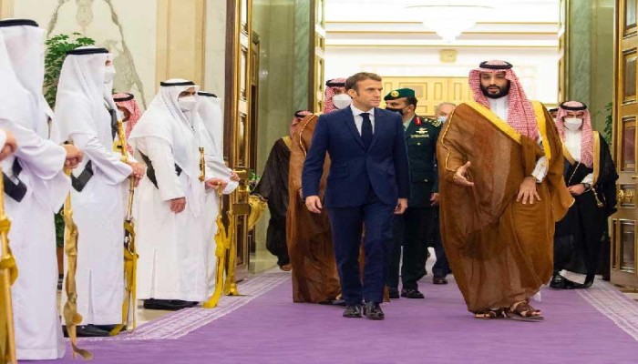 ف. تايمز: السعودية ربطت عودة الاتصالات مع لبنان بزيارة ماكرون
