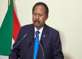 حمدوك يعلن استقالته ويحذر: السودان يمر بمنعطف خطير قد يهدد بقاءه