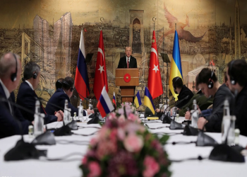 مباحثات روسية أوكرانية في تركيا لمناقشة أزمة تصدير الحبوب
