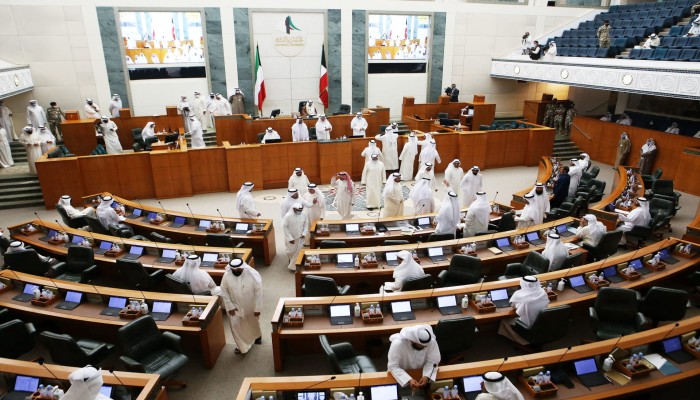 صحيفة كويتية: مجلس الوزراء يؤجل البت في موعد الانتخابات