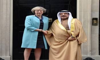 العاهل البحريني يدعو رئيسة وزراء بريطانيا لحضور القمة الخليجية بالمنامة