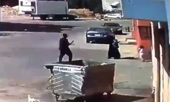 السعودية.. القبض على مواطنين اثنين ومقيم بعد فيديو صادم لسرقة امرأة