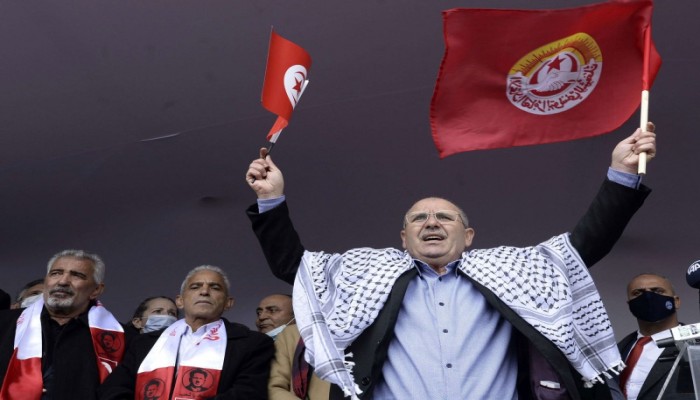الاتحاد التونسي للشغل يندد بالتردد المفرط لقيس سعيد