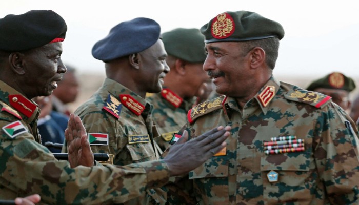 البرهان يتعهد بعدم مشاركة الجيش في السياسة بعد انتخابات 2023‏