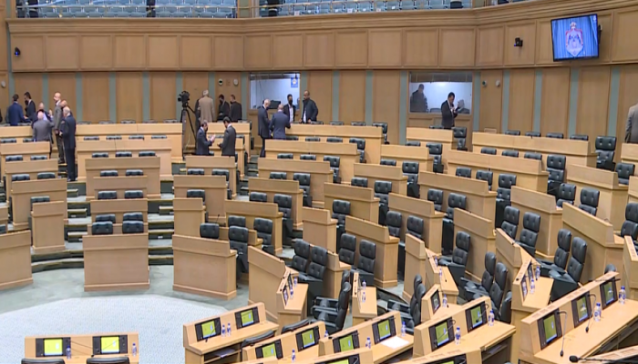 نواب أردنيون ينسحبون من جلسة للبرلمان احتجاجا على اتفاق مع إسرائيل والإمارات