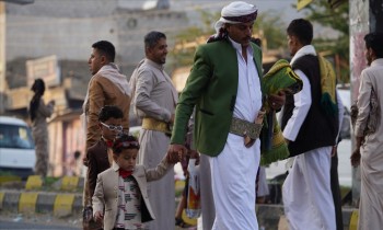 رغم مآسي الحرب.. صنعاء تستعد لعيد الفطر (فيديو)