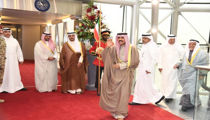 أمير الكويت يعود من إيطاليا بعد "رحلة خاصة"