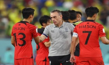 مدرب كوريا الجنوبية يستقيل بعد الخروج من كأس العالم