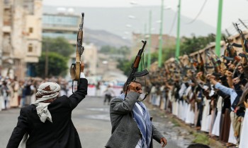 الحوثيون يحذرون من أي تصعيد اقتصادي للتحالف.. والرئاسي يدعو لدعم المقاومة