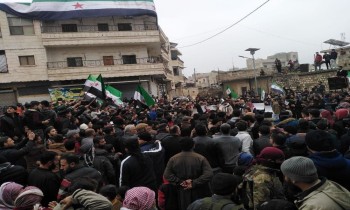 مظاهرات غاضبة في شمالي سوريا رفضا للقاء تركيا والنظام في موسكو (فيديو)