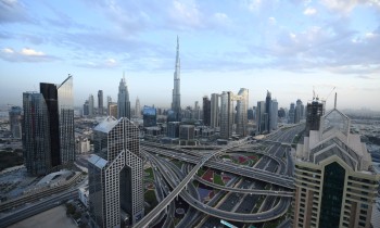 الإمارات تتقدم.. 57% من الشركات في الخليج تتوقع زيادة الرواتب عام 2023