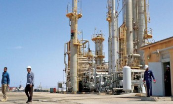 رفضا للاتفاقية مع إيطاليا.. مجلس قبائل ليبيا يهدد بإغلاق حقول النفط والموانئ