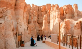 فاينانشال تايمز: أهداف السعودية السياحية طموحة.. لكن تحقيقا لن يكون سهلا