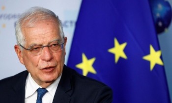 "الوضع خطير للغاية".. الاتحاد الأوروبي يحذر من انهيار تونس