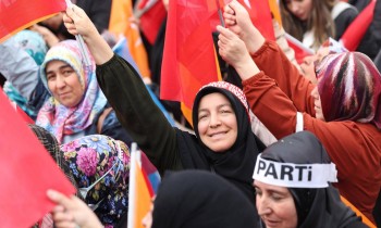 ربات البيوت.. كتلة الـ11 مليون امرأة قد تحسم انتخابات تركيا لصالح أردوغان