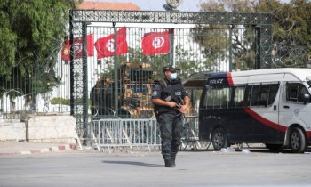 تونس.. عائلات موقوفين سياسيين تتقدم بشكوى لمحكمة أفريقية