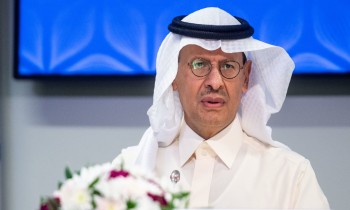 الأمير الشائك.. وزير النفط السعودي يتحدى المضاربين ويتأرجح مع انخفاض الأسعار
