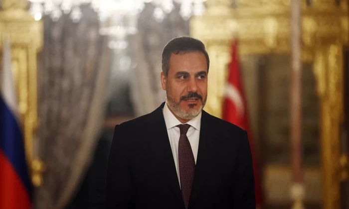 وزير الخارجية التركي هاكان فيدان يتلقى أول اتصال خليجي