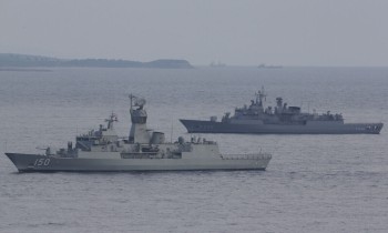 انطلاق أول تمرين عسكري بحري بين الإمارات والهند وفرنسا بخليج عمان
